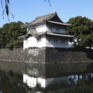 thumbnail_Visit the Remains of the Edo Castle with Quality Lunch