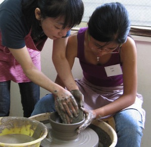 thumbnail_Making your own pottery!